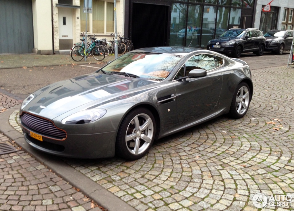 Aston Martin V8 Vantage