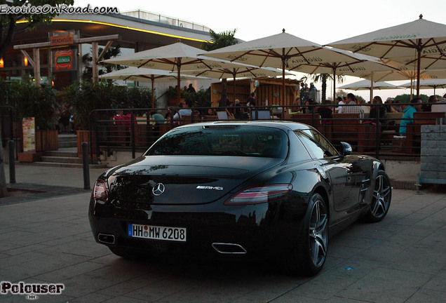 Mercedes-Benz SLS AMG