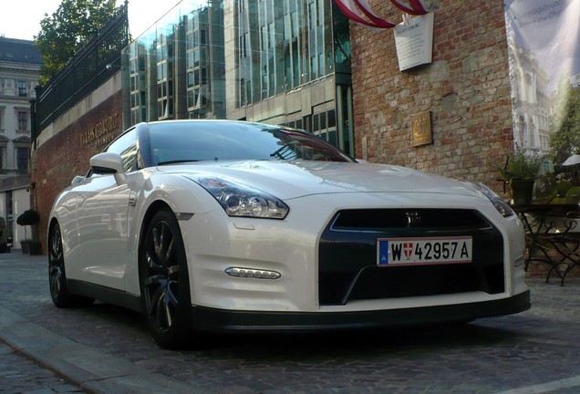 Nissan GT-R 2011