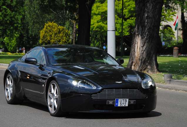 Aston Martin V8 Vantage