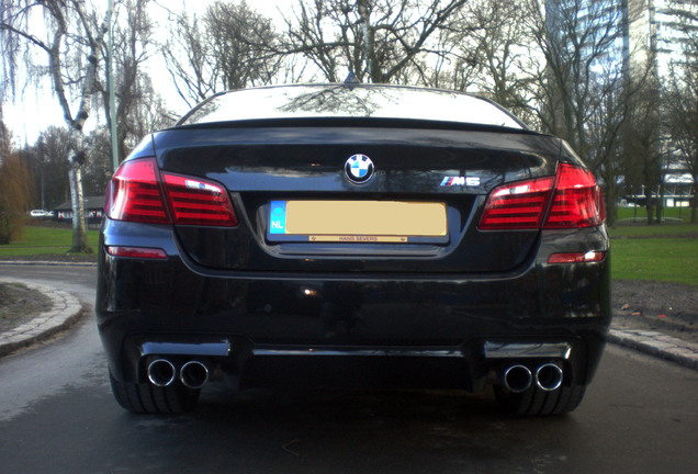 BMW M5 F10 2011