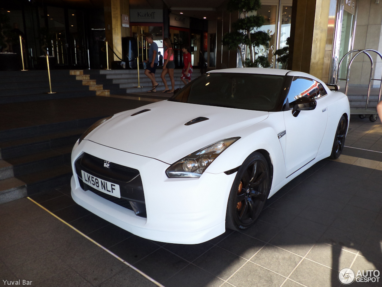 Nissan GT-R