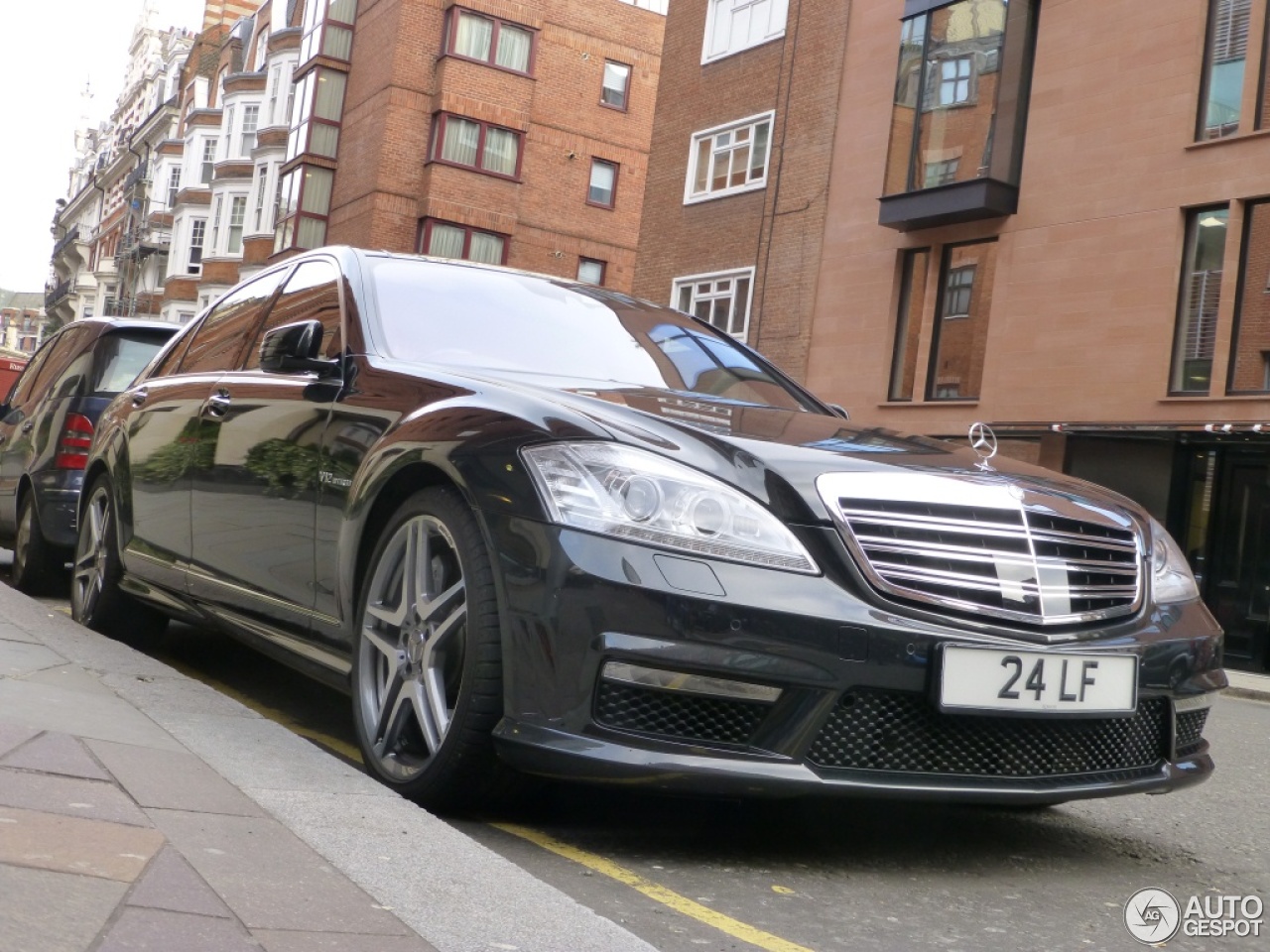 Mercedes-Benz S 65 AMG V221 2010