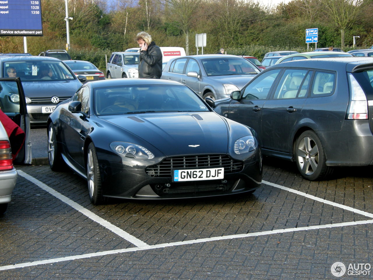 Aston Martin V8 Vantage 2012