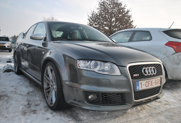 Audi RS4 Sedan