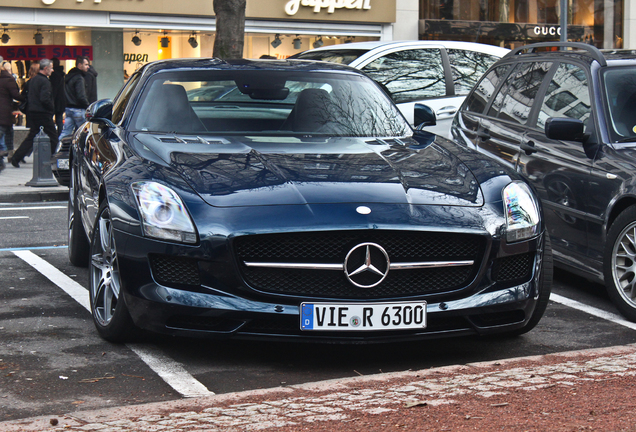 Mercedes-Benz SLS AMG