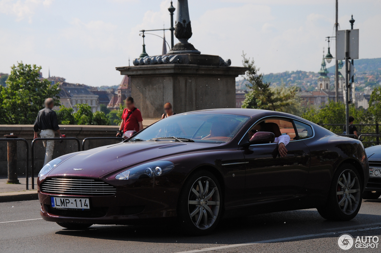 Aston Martin DB9