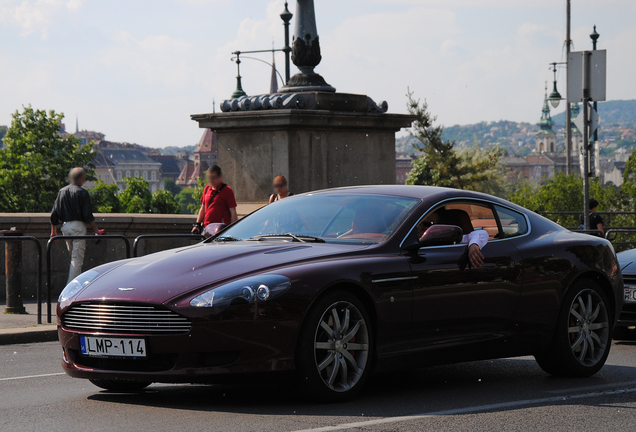 Aston Martin DB9