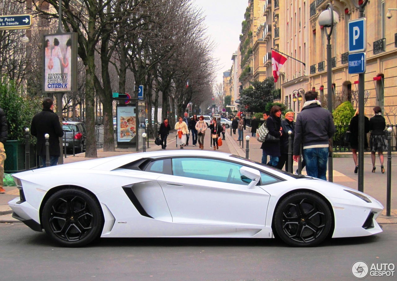 Lamborghini Aventador LP700-4