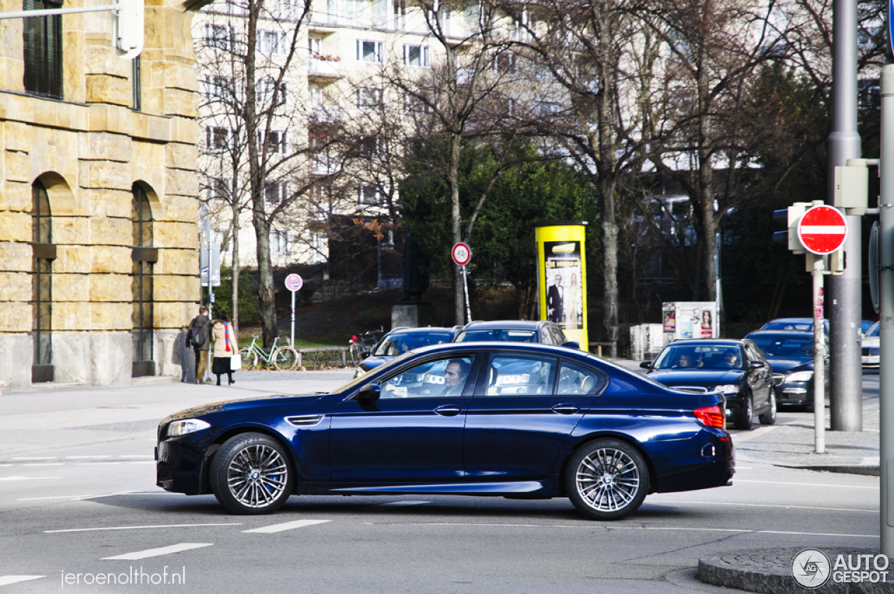 BMW M5 F10 2011