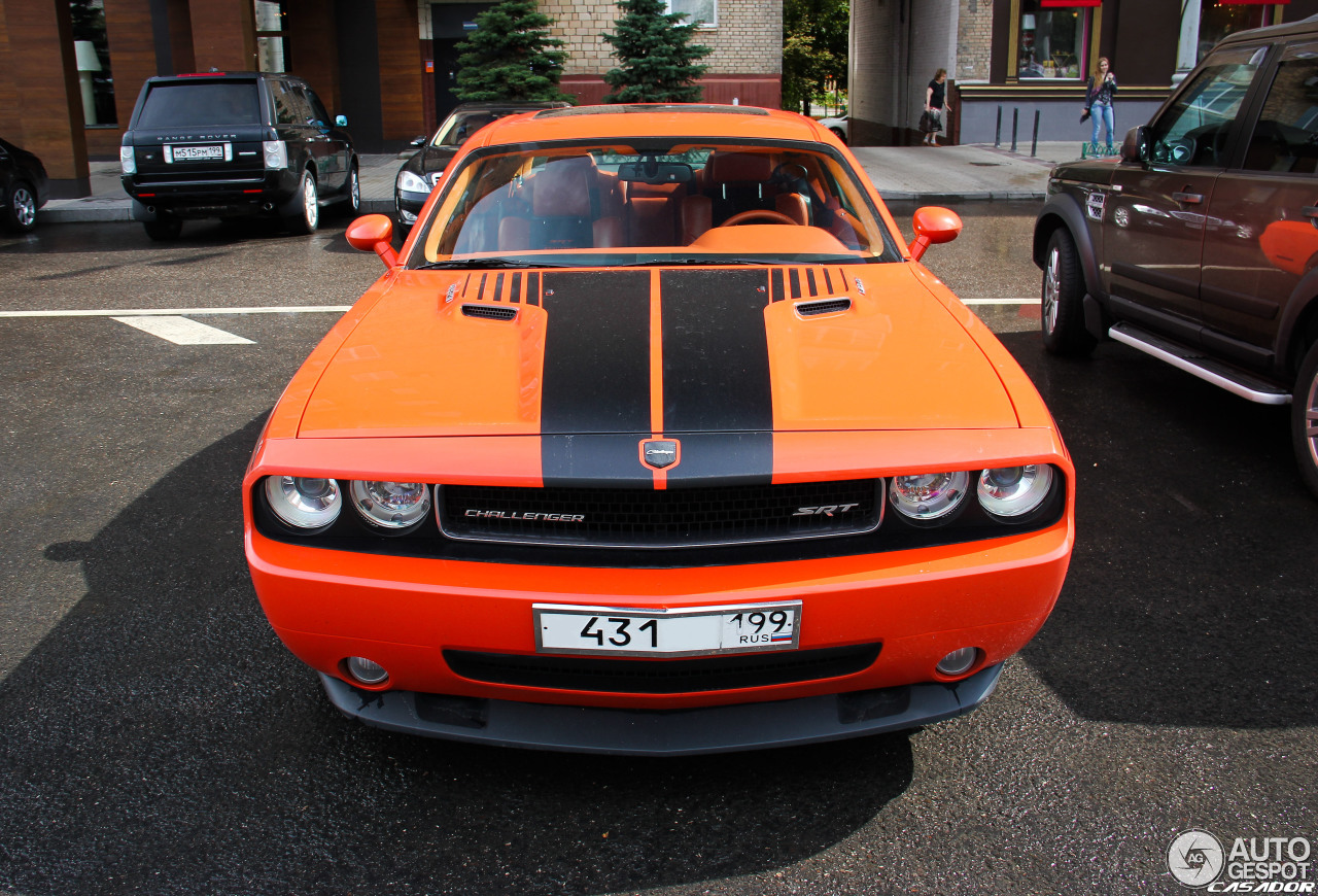 Dodge Challenger SRT-8