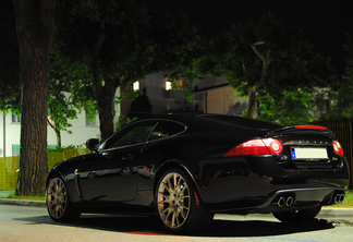 Jaguar XKR-S