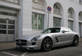 Mercedes-Benz SLS AMG