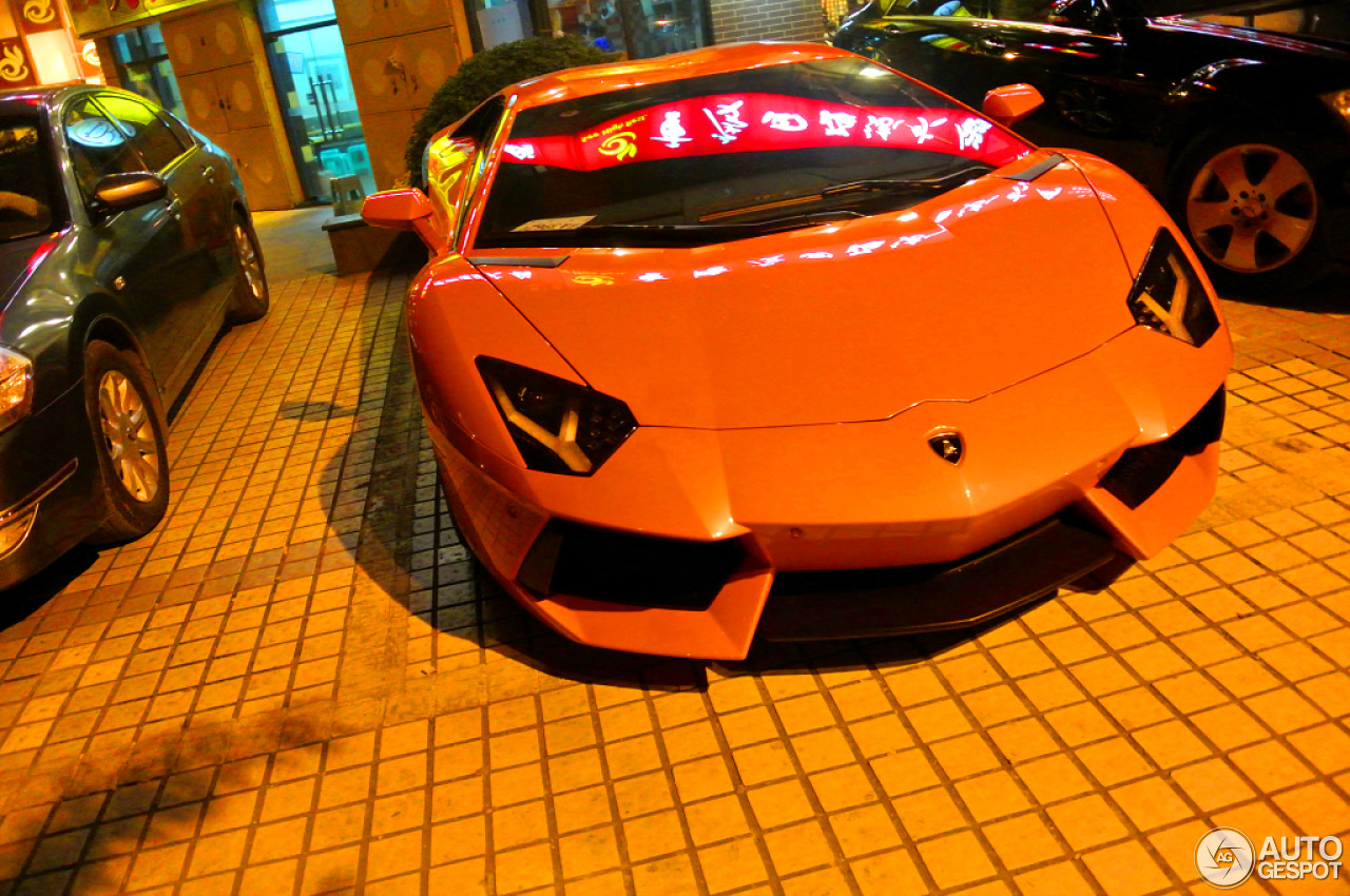 Lamborghini Aventador LP700-4