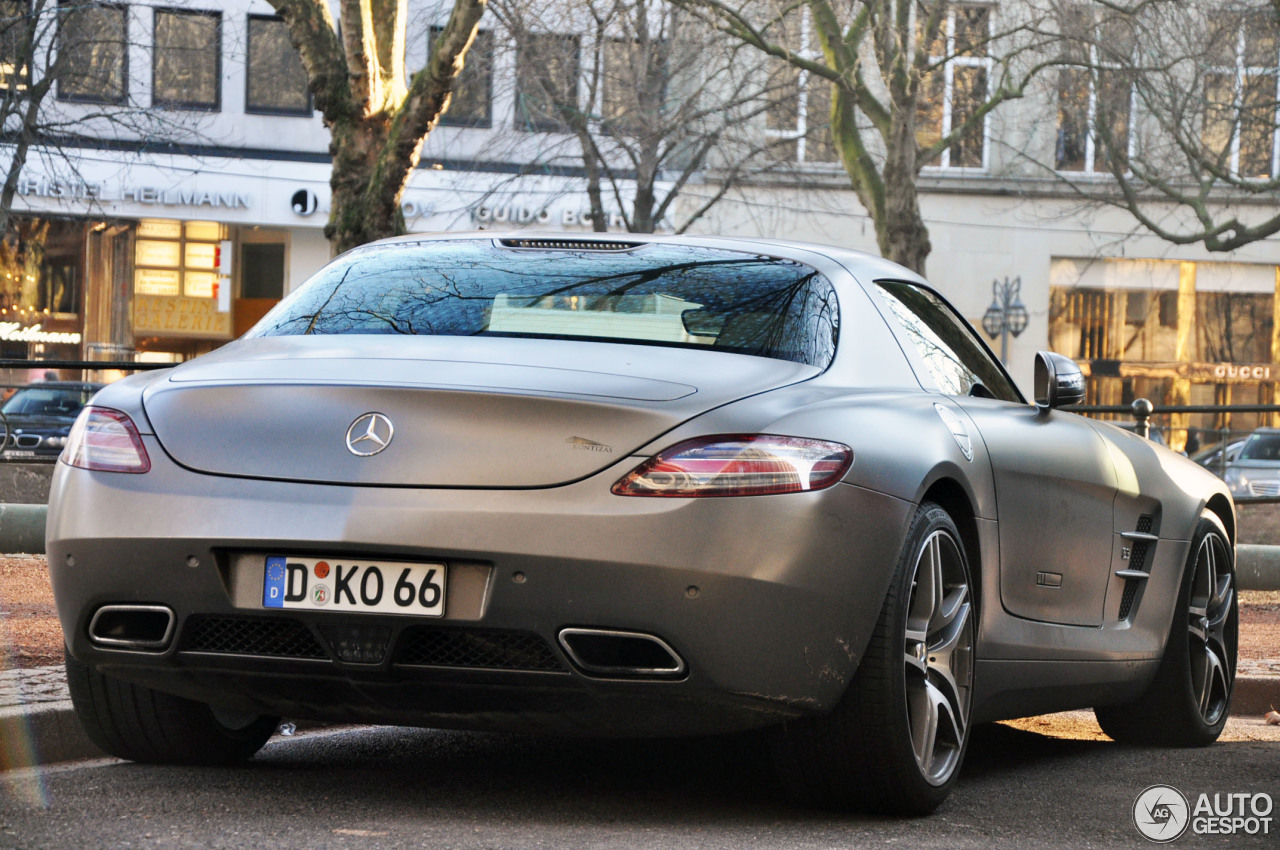 Mercedes-Benz SLS AMG