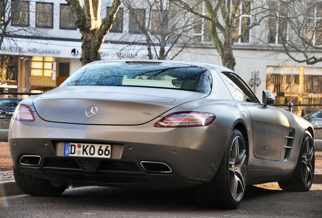 Mercedes-Benz SLS AMG