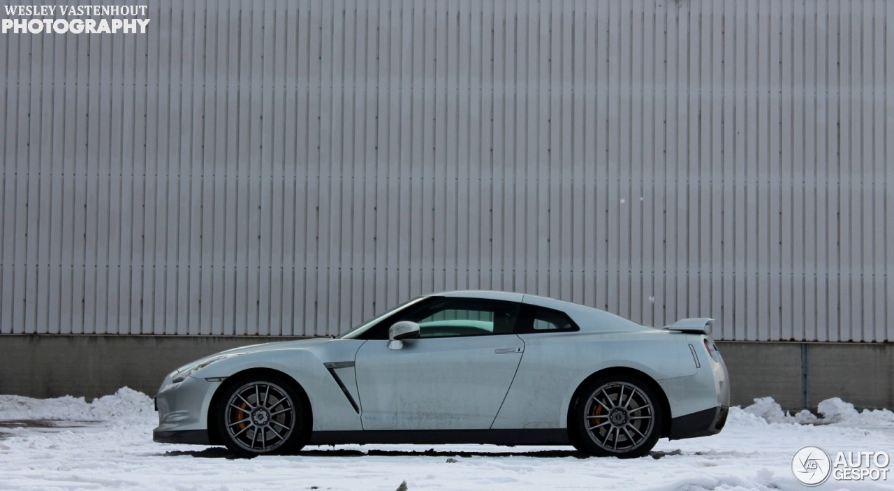 Nissan GT-R