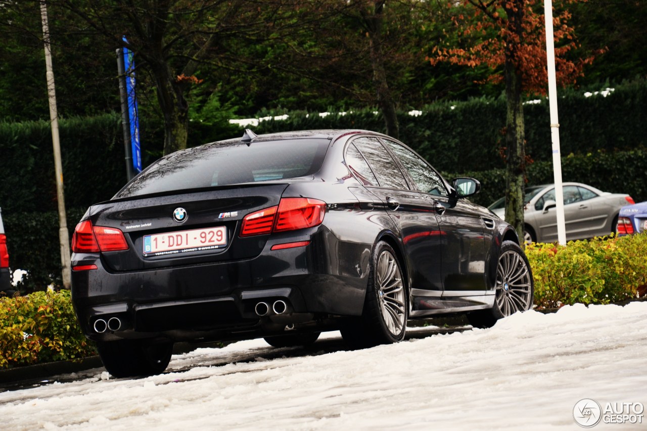 BMW M5 F10 2011