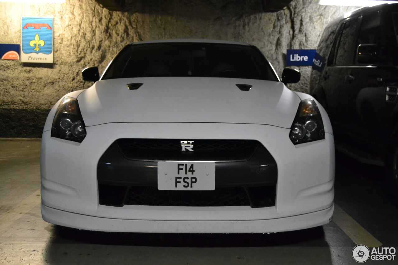 Nissan GT-R