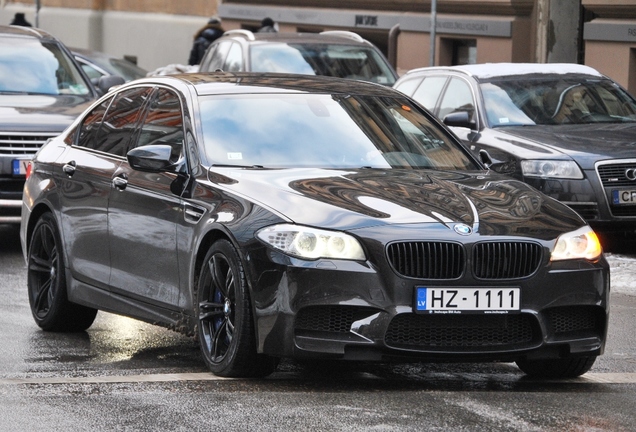 BMW M5 F10 2011