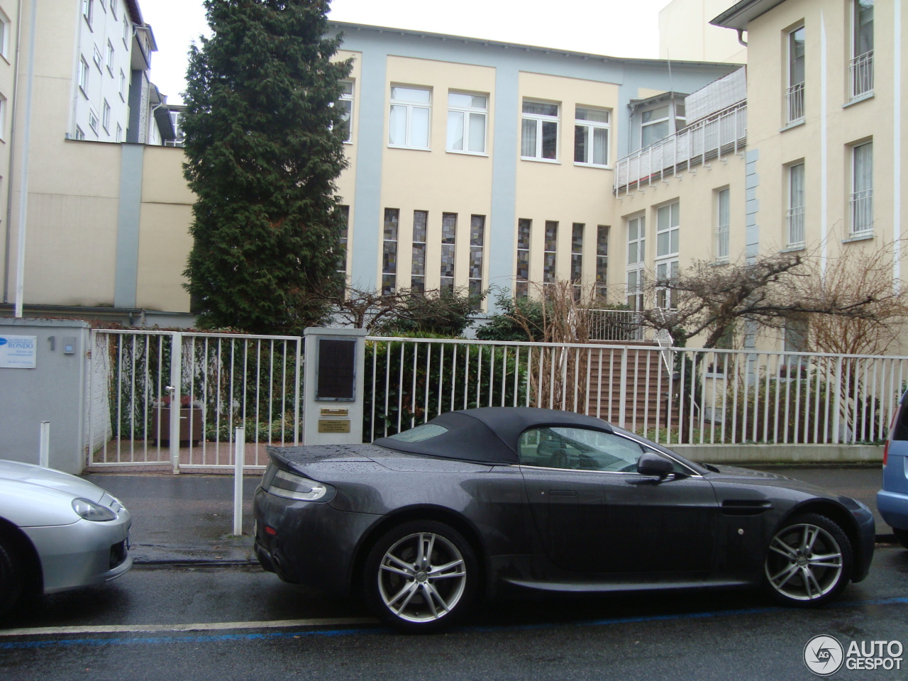 Aston Martin V8 Vantage N420 Roadster