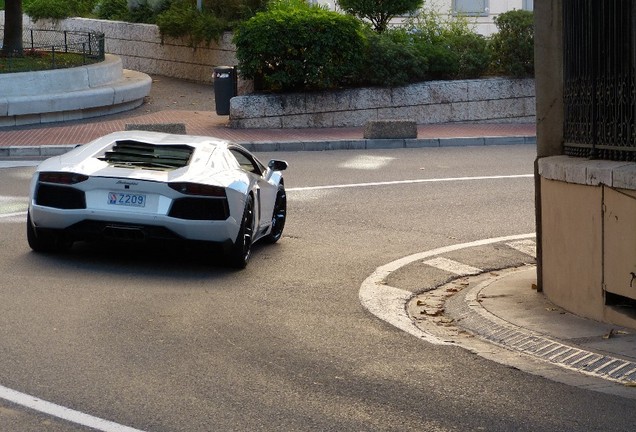 Lamborghini Aventador LP700-4