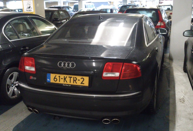 Audi S8 D3