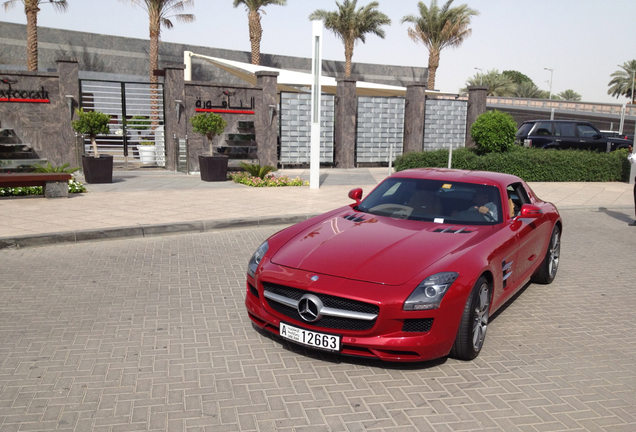 Mercedes-Benz SLS AMG