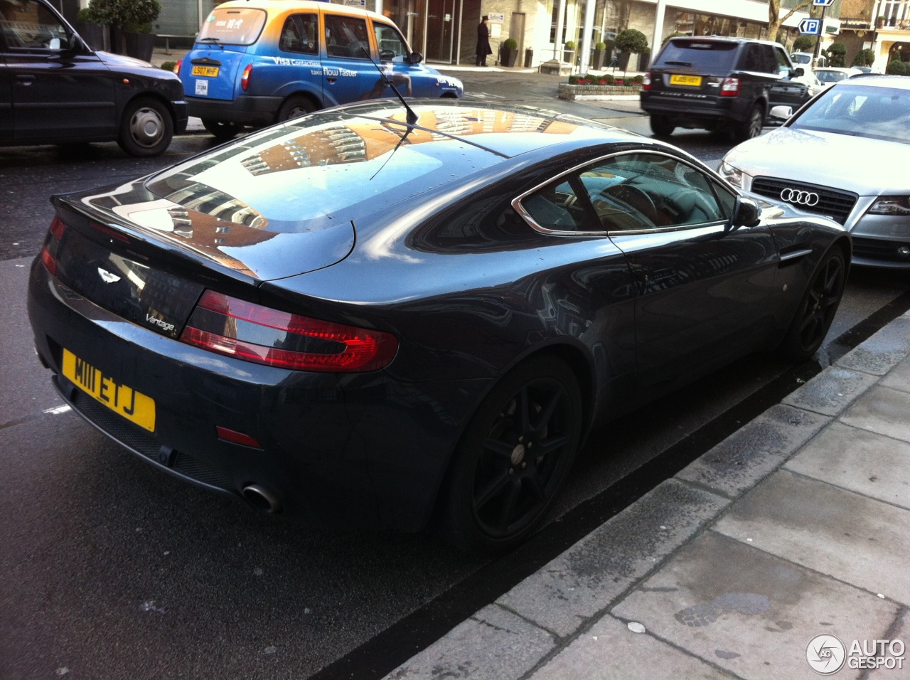 Aston Martin V8 Vantage