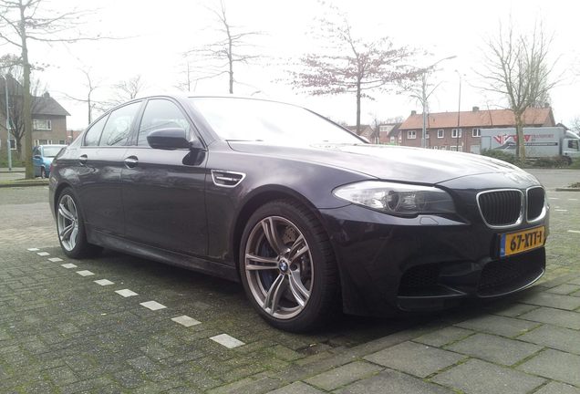 BMW M5 F10 2011