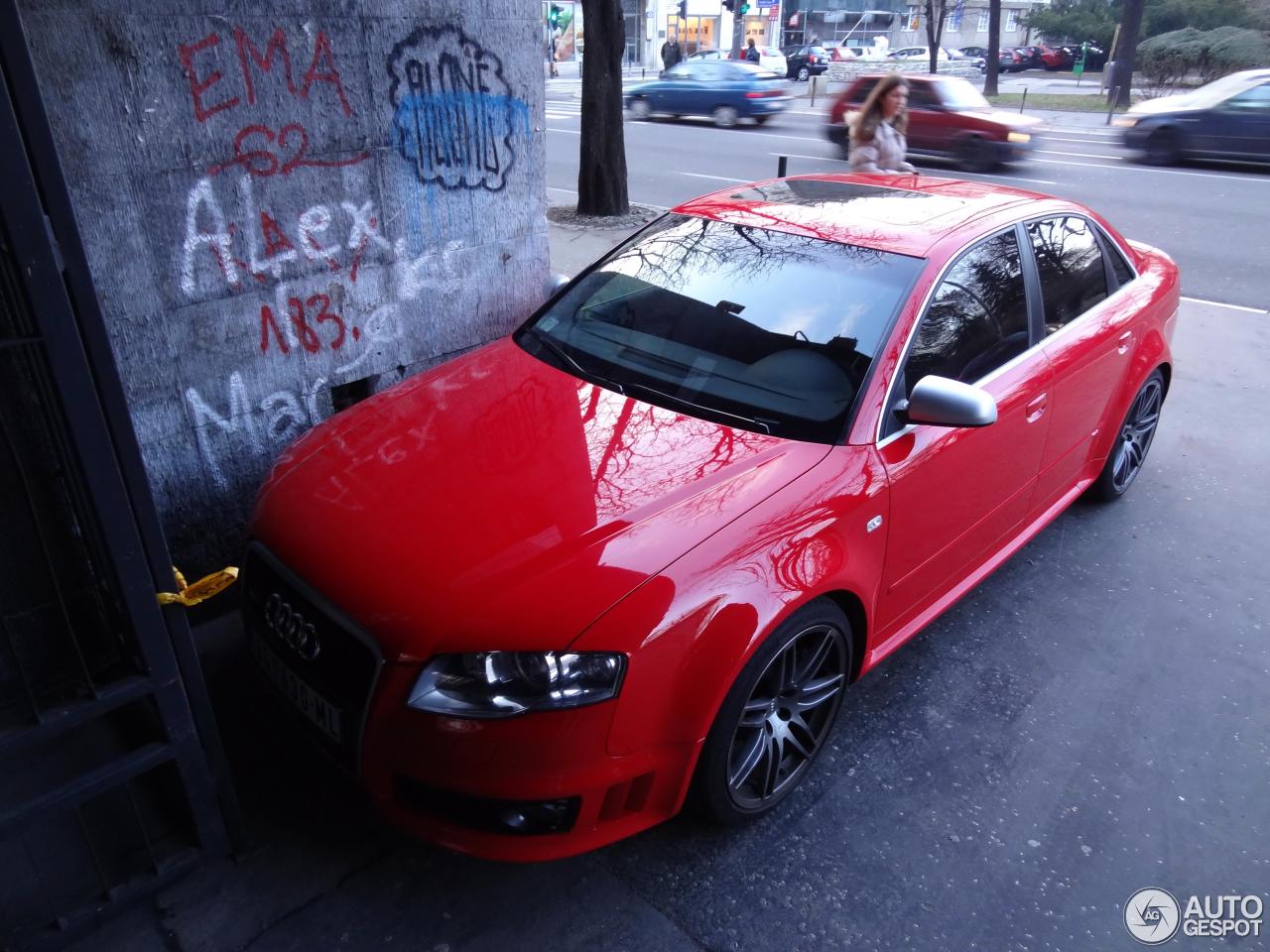 Audi RS4 Sedan