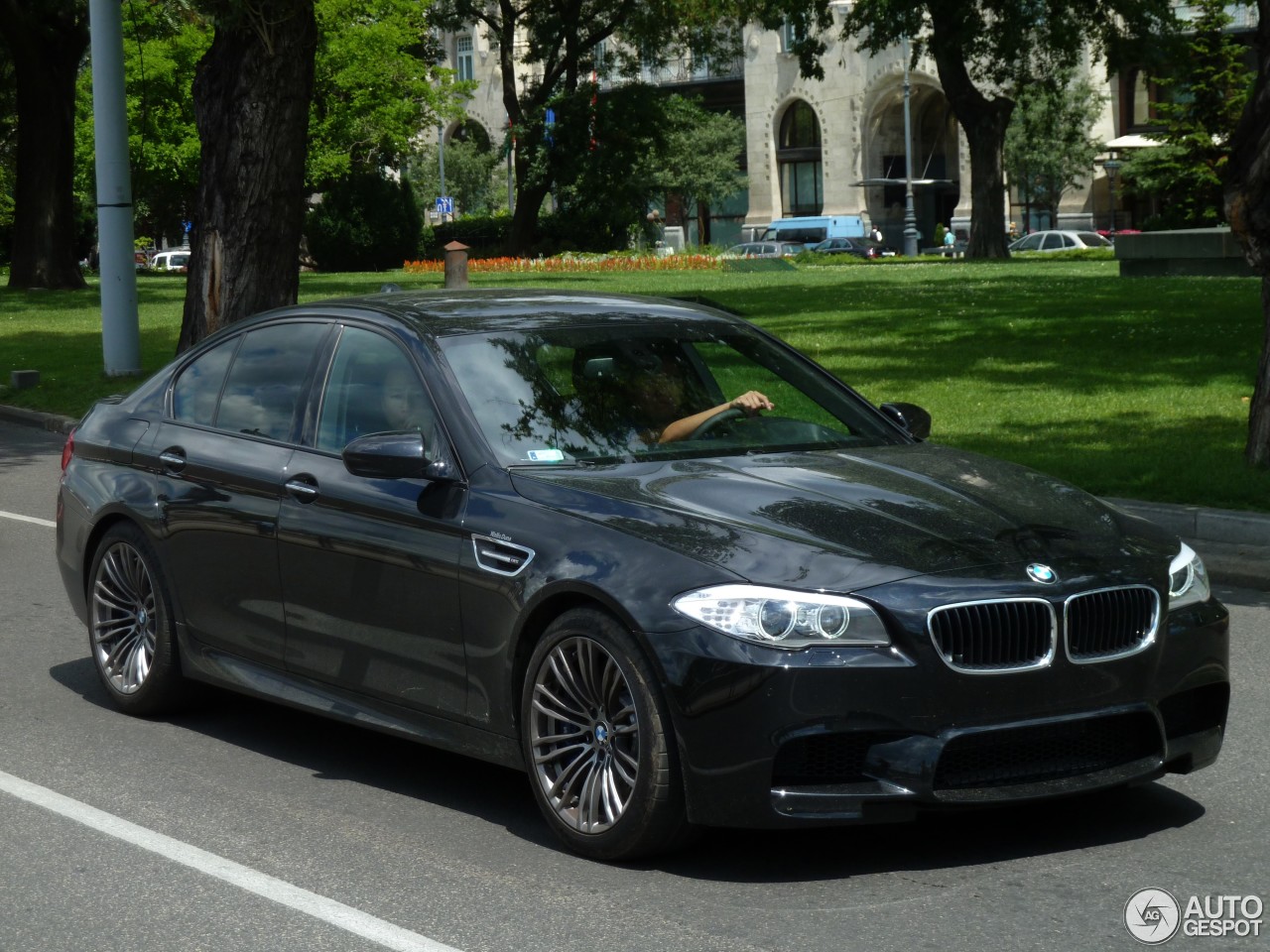 BMW M5 F10 2011