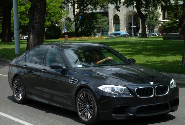 BMW M5 F10 2011