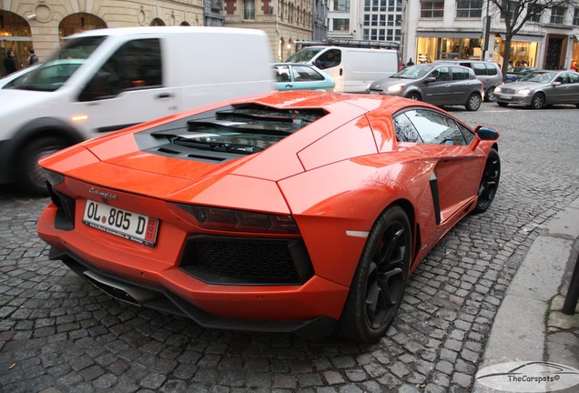 Lamborghini Aventador LP700-4