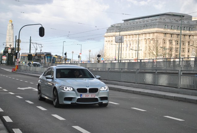 BMW M5 F10 2011