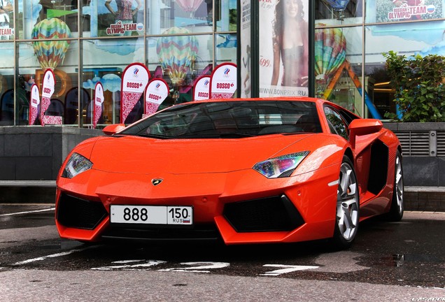 Lamborghini Aventador LP700-4