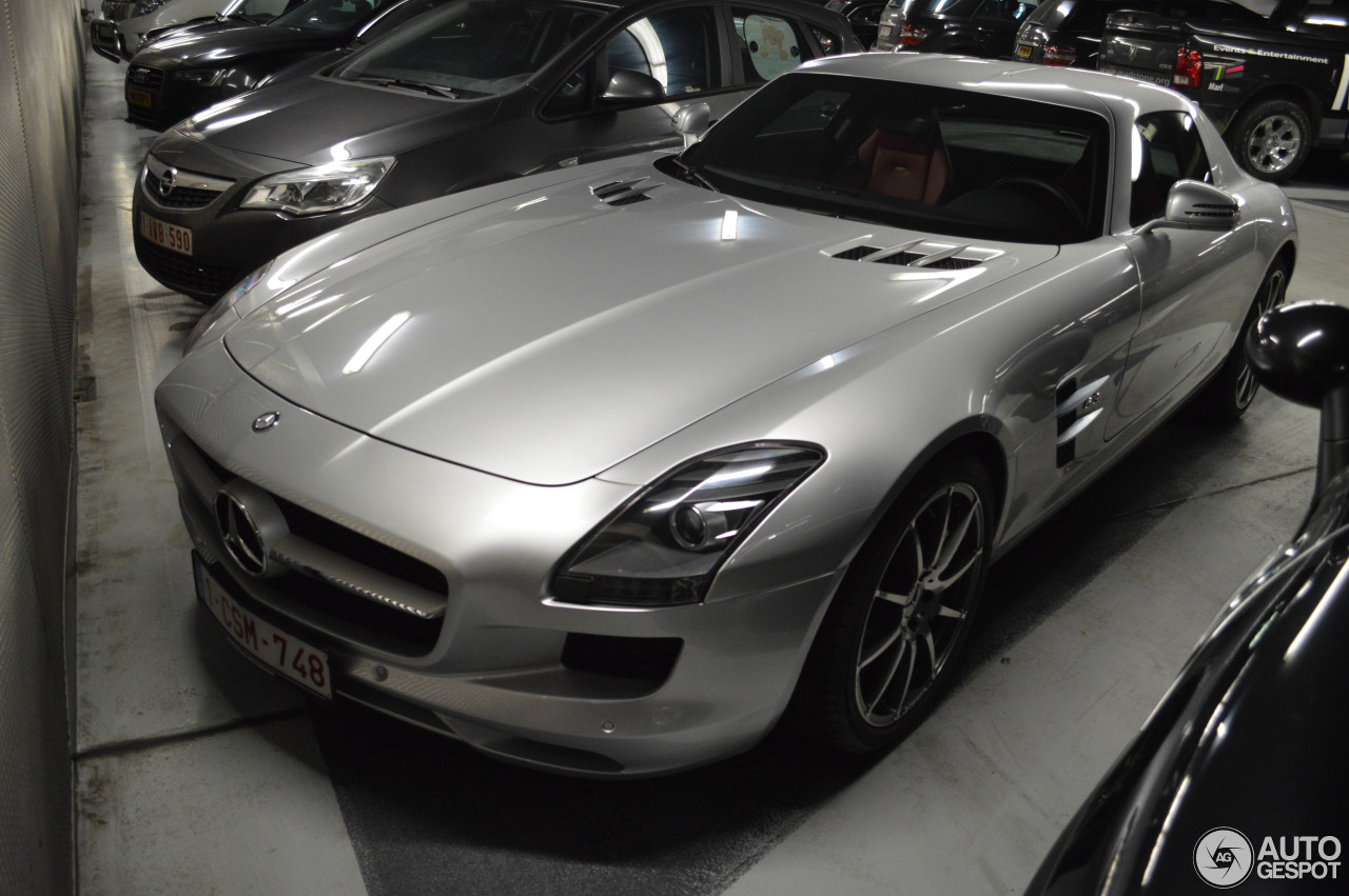 Mercedes-Benz SLS AMG