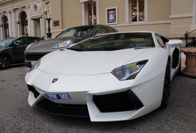 Lamborghini Aventador LP700-4