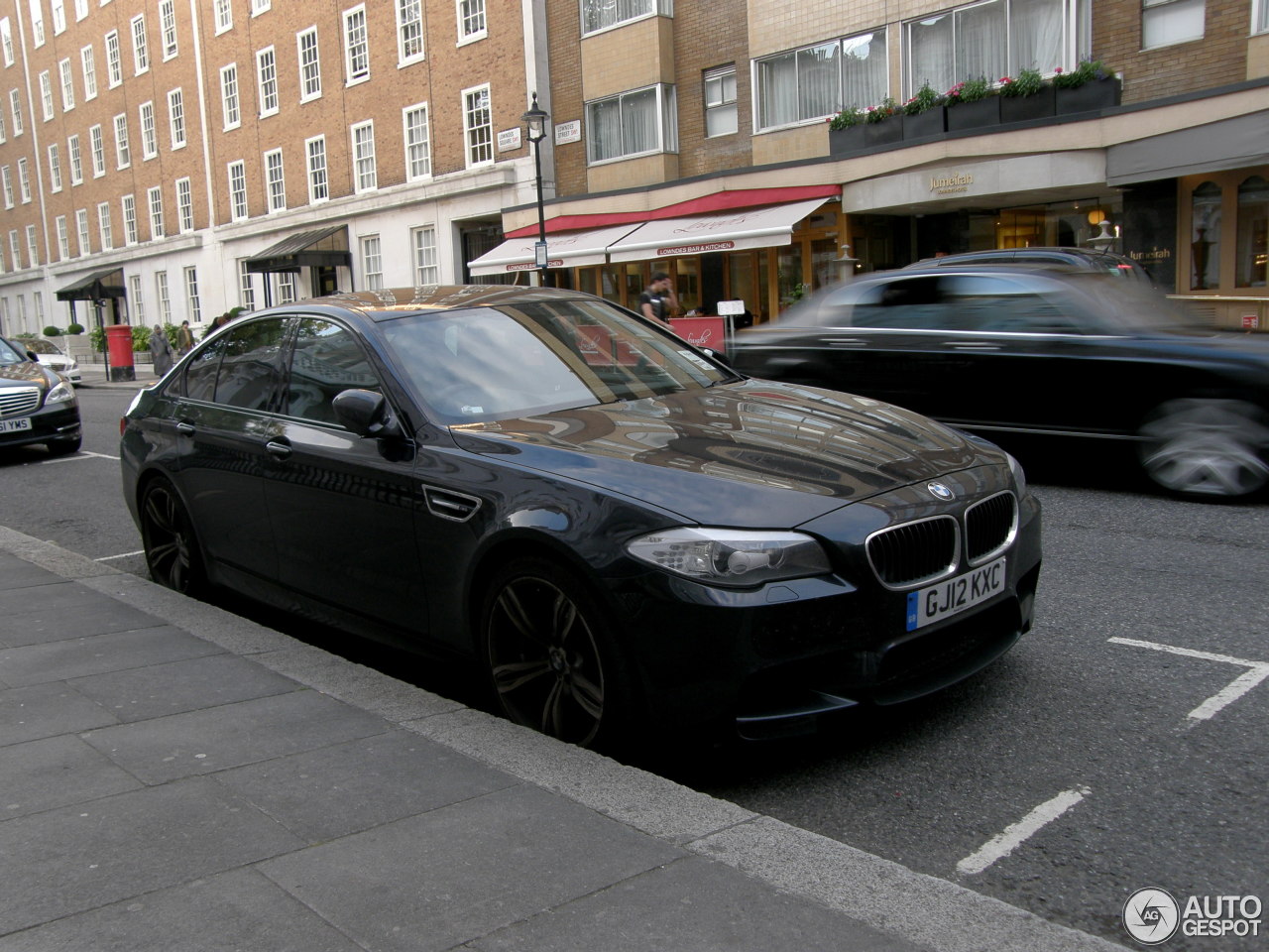 BMW M5 F10 2011