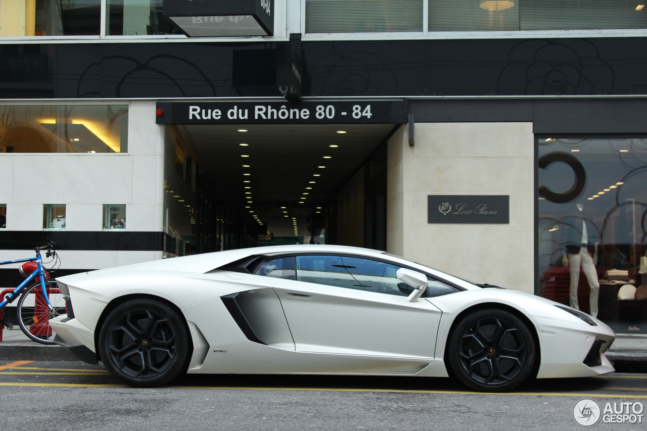 Lamborghini Aventador LP700-4