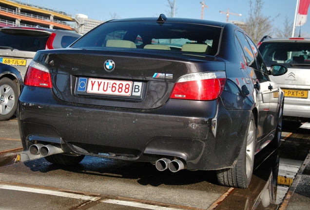 BMW M5 E60 2005