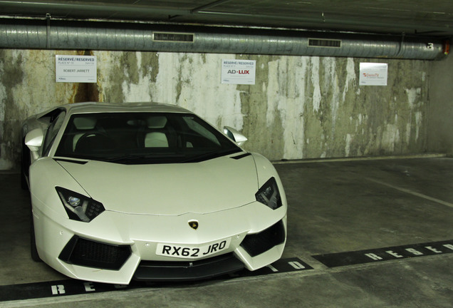 Lamborghini Aventador LP700-4