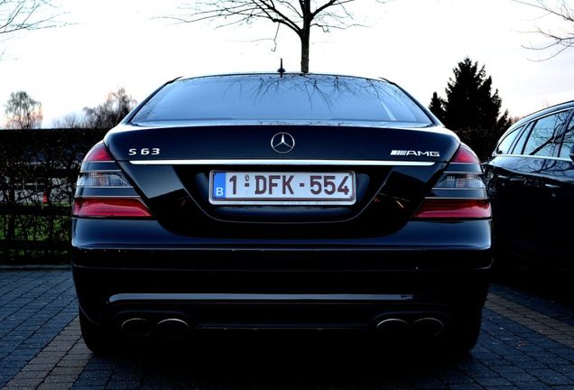 Mercedes-Benz S 63 AMG W221