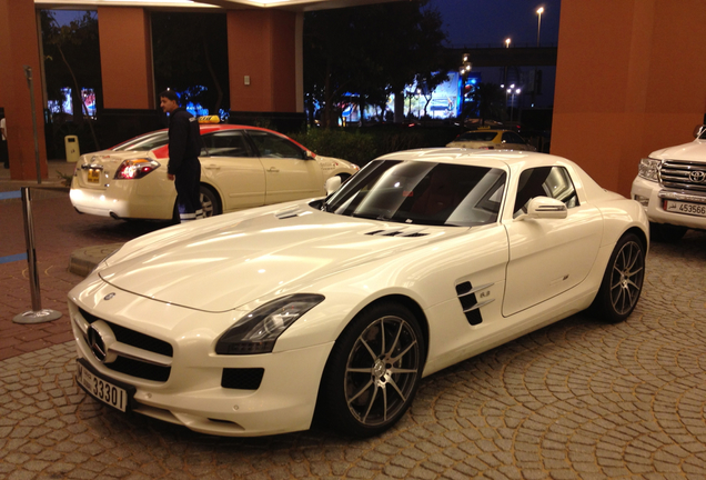 Mercedes-Benz SLS AMG