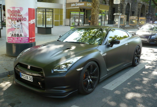 Nissan GT-R