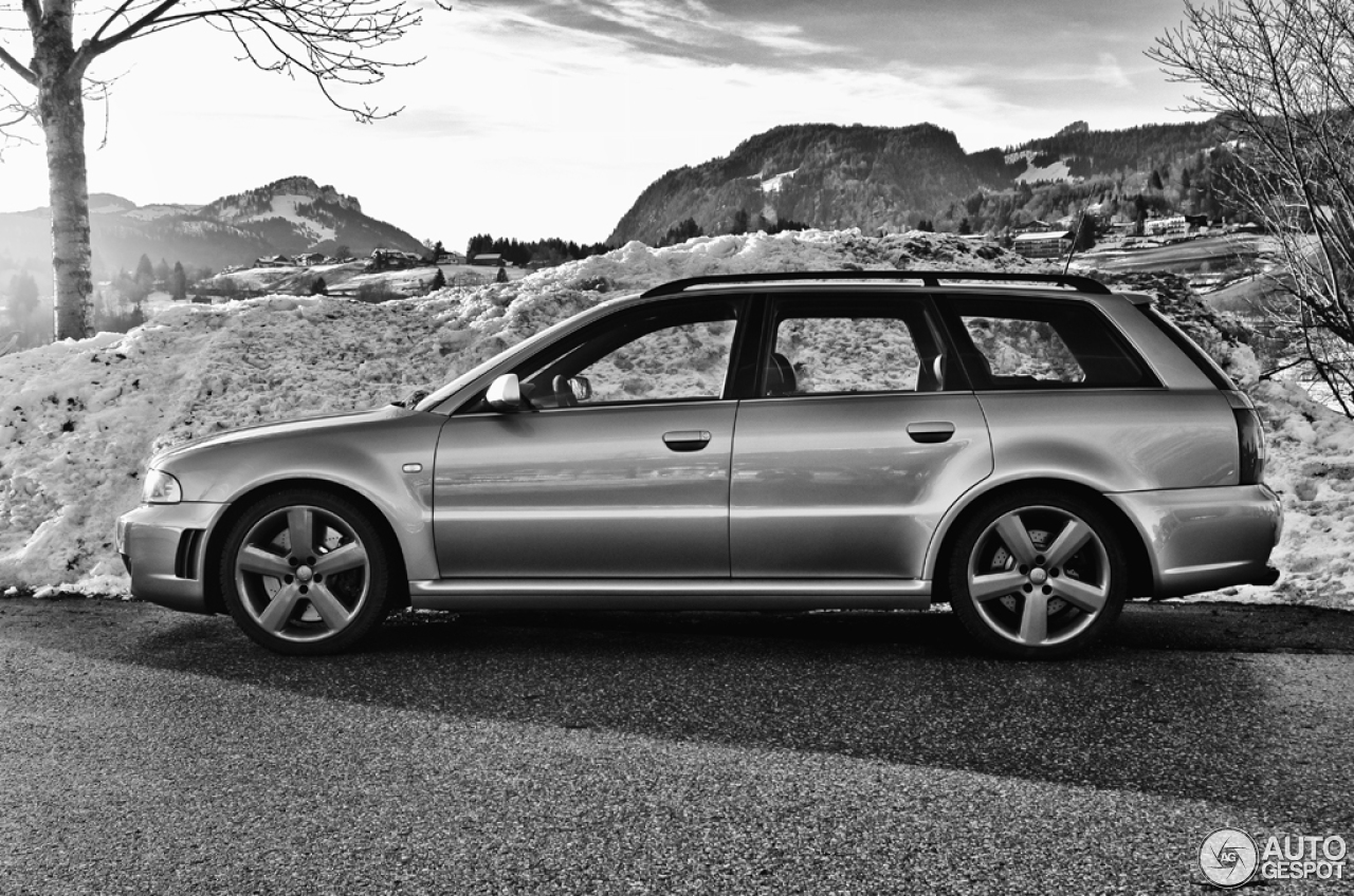 Audi RS4 Avant B5