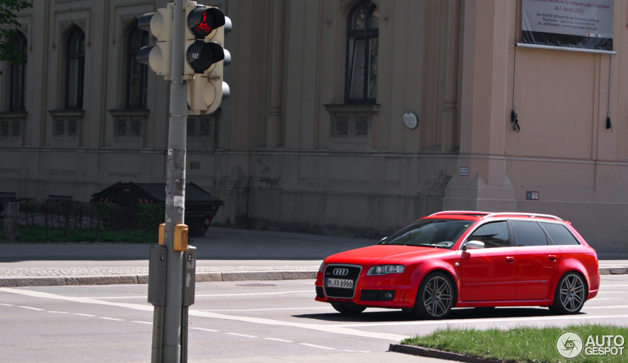 Audi RS4 Avant B7