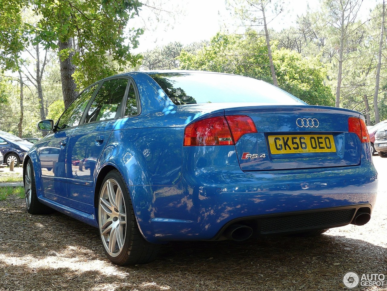 Audi RS4 Sedan