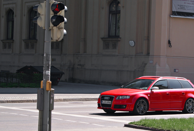 Audi RS4 Avant B7