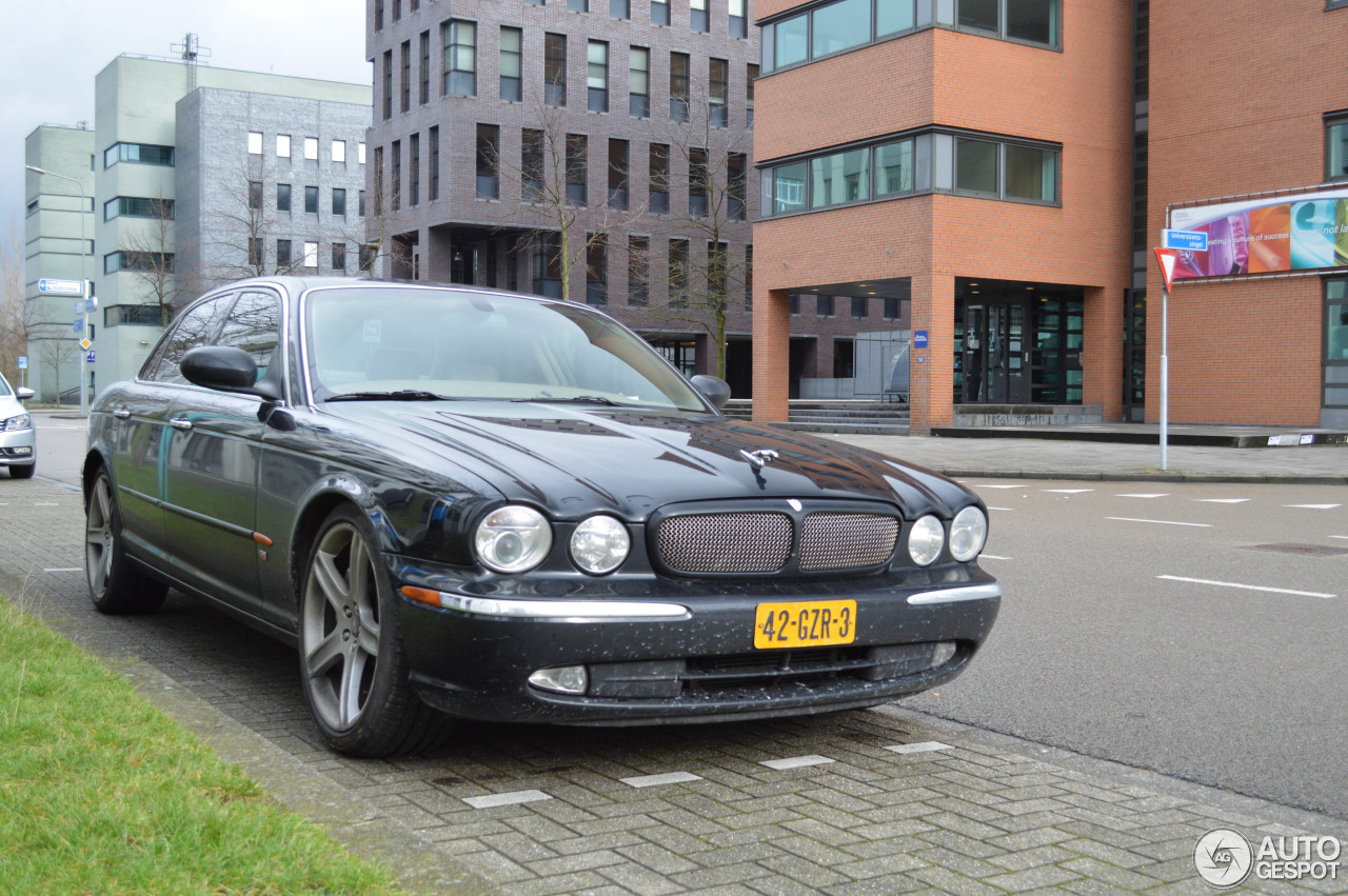 Jaguar XJR